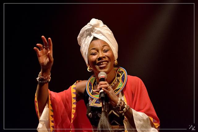 NIK_990278 Fatoumata Diawara 31-01-2019 (Zz) (p).jpg